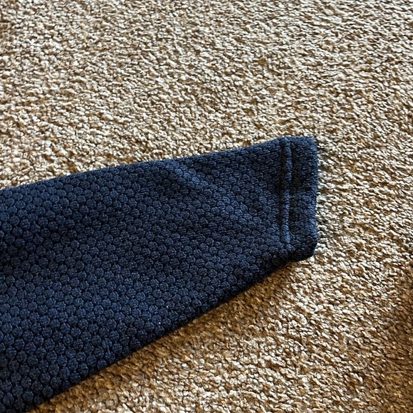 Excellent preowned condition. Made by Life Integrity Earth in a size medium. - Picture 5 of 10